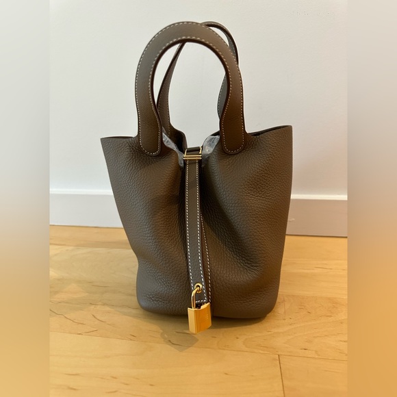 *NEW* Hermes Picotin 18 Clarence Etoupe - Picture 1 of 4